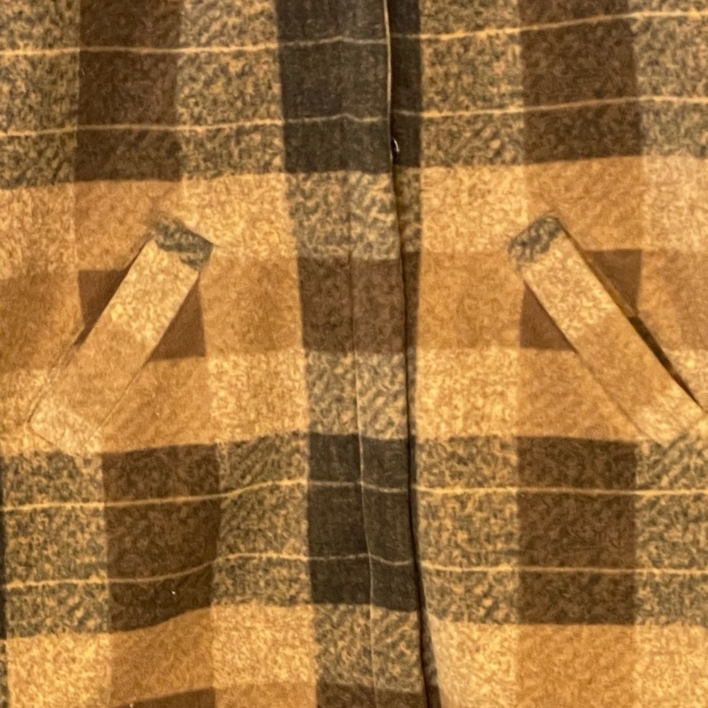 DENIM and Company size S women’s Sherpa camel plaid NWOT - Picture 2 of 6